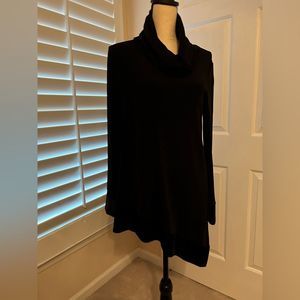 Chico’s Travelers, with black velveteen trim along bottom/sleeves. 1, EUC